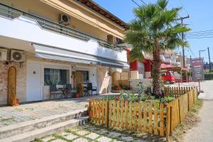 Billys Luxury Suites in Kriopigi