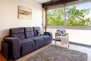 Modern Flat with Workspace in Foz by HostWise