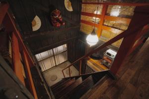 Wabi-Sabi historic home - walk to the lake