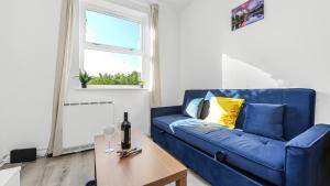 Modern Thames Circle 1-Bedroom Gem in Canary Wharf