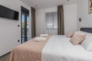 Villa Taralis with heated pool