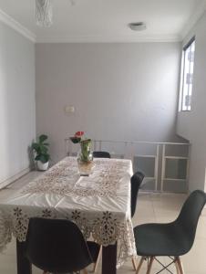 Apto amplo e mobiliado