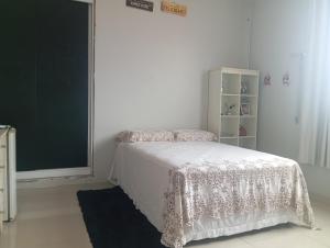 Apto amplo e mobiliado