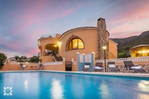 Villa Teresa by Abahana Villas