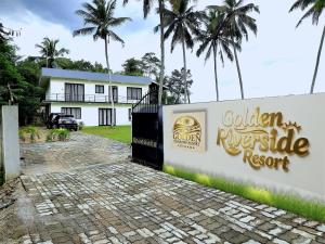 Golden Riverside Resort Kosgama