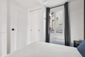 Eiffel Tower apartment