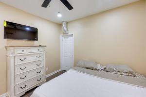 Less Than 10 Mi to UAB Birmingham Group Getaway