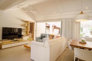 Charming 2-Bedroom Villa with Private Pool