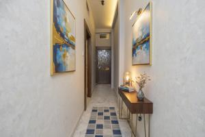 Via Shree Krishna Guest House