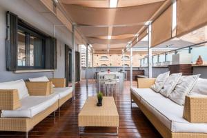 Great apartment with a pool on the beach in Barcelona