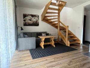 Górska Chata pod wyciągiem Remiaszów nr IX ski bus pod domkami