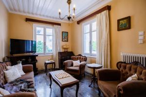 Gigi Star Elegant Private Residence in the Heart of the City 200m from the Beach