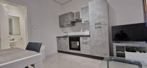 Compact, Convenient 1BR Flat