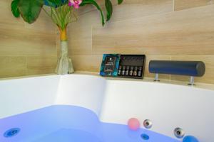 Mb Room - Appartement Jacuzzi Love Room Jacuzzi Merveille