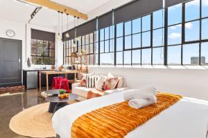 Trendy Salt River Loft Apartment