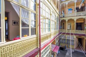 Charming 2BR Apartment In Old Tbilisi - By Wehost