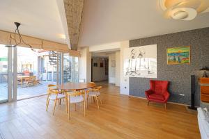 Wehost-Dream Penthouse