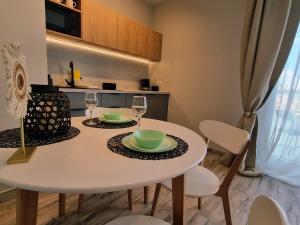 Apartamenty Łódź4-100m DO Piotrkowskiej, Manufaktura, ATLAS ARENA, prywatny parking w budynku