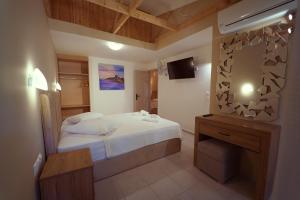 Rouda Bay Beach Hotel