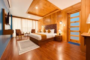 Tata Vista Resort Manali - Centrally Heated & Air Cooled luxury room near mall road - 4-gwiazdkowe hotele w mieście Manāli