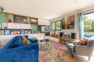 Villa Sunrise – Villa contemporaine avec piscine et vue panoramique sur le lac d’Annecy