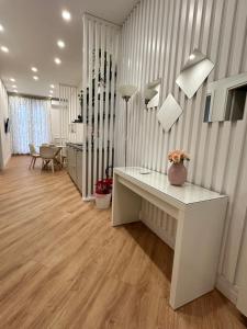 Peaceful 2 Bedrooms with patio, near Metro A