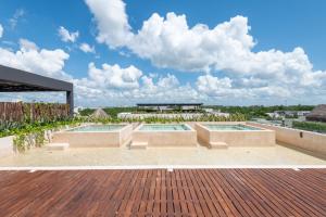 Modern Retreat with Private Garden and Jacuzzi