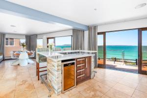 Tenos On Calypso 16 by Host Agents