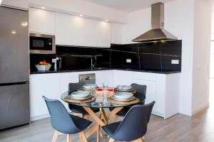 Home2Book Coastal Calm Las Eras Patio Rooftop