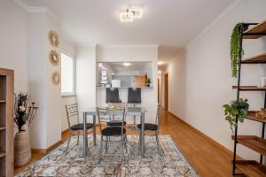 Sunflower Stay by Homie