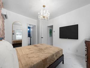 Tropical Havana 2BR Central Location