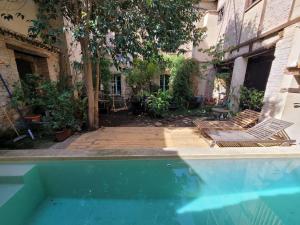 Dúplex independiente con acceso a patio y piscina La nueva Candeleda