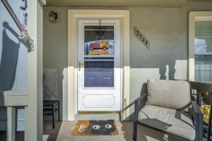 Townhome Comfort - Two King Suites & Pet-Friendly!