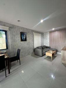 3bdr House in Bangtao with Private Garden, Pet Friendly