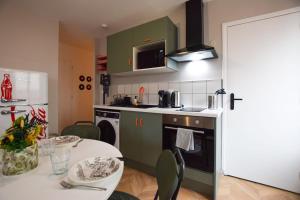 La Rétro-Capsule - 2 chambres & parking