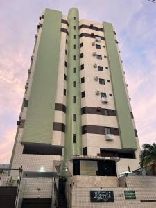 Apto espaçoso| Ótima Localização em Manaira