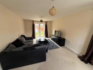 Charming Aylesbury Retreat with 4 Bedrooms