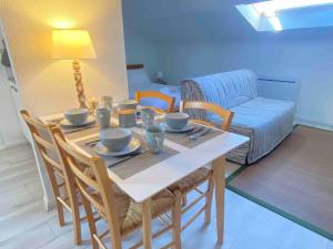 Etoile - Appart Hyper Centre - Calme - Proche TRAM