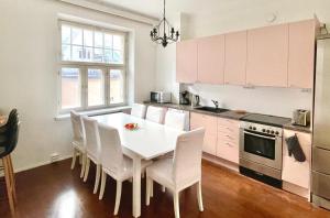 Elegant Jugend city retreat 79m2