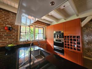 Private villa with jacuzzi, sauna & swimmingpool