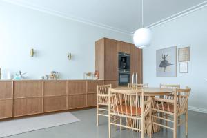 Spacious 3-Bedroom Apartment in Embassy District