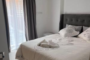 1Bed Apartment - Sleeps 4 - Balcony Wifi Parking