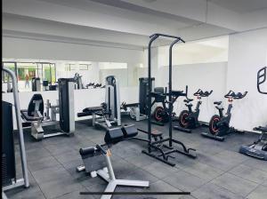 City 1Bed, Junction Mall Top Views Heated-Pool GYM