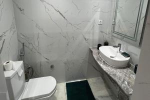 1Bed Apartment - Sleeps 4 - Balcony Parking Wifi