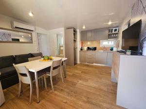 LAMA HOUSE, campsite Soline, Biograd na Moru