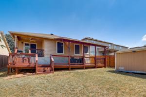 San Antonio Area Home with Deck, 14 Mi to Dtwn!