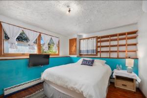 Walk to neighborhood lake