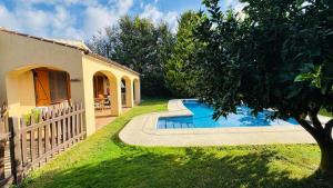 Apartment with private pool and garden
