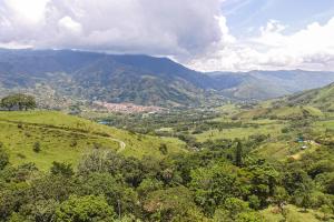 Hermosa Casa y Cabañas en Barbosa, Antioquia