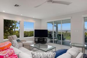 A Saba Wind North- Oceanfront Estate with Pool on Captiva Island